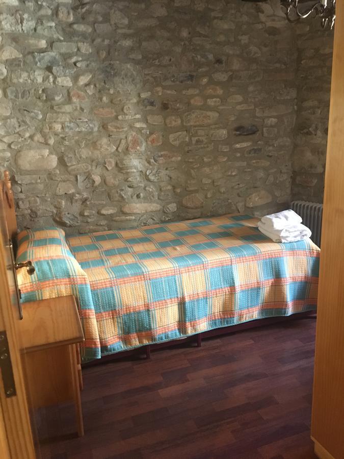Apartamentos Turisticos Sol Y Nieve Jaca Ngoại thất bức ảnh