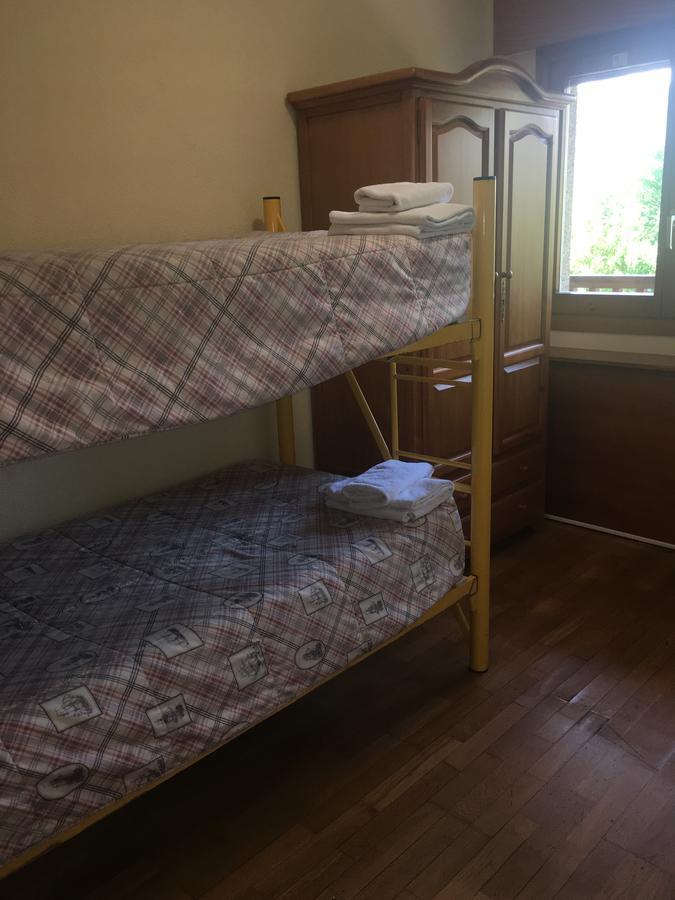 Apartamentos Turisticos Sol Y Nieve Jaca Ngoại thất bức ảnh